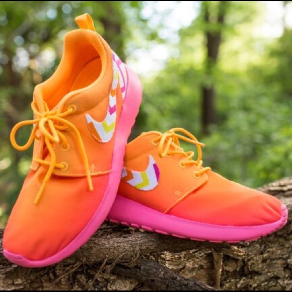 Nike Roshe Runs - Picture 3 of 5